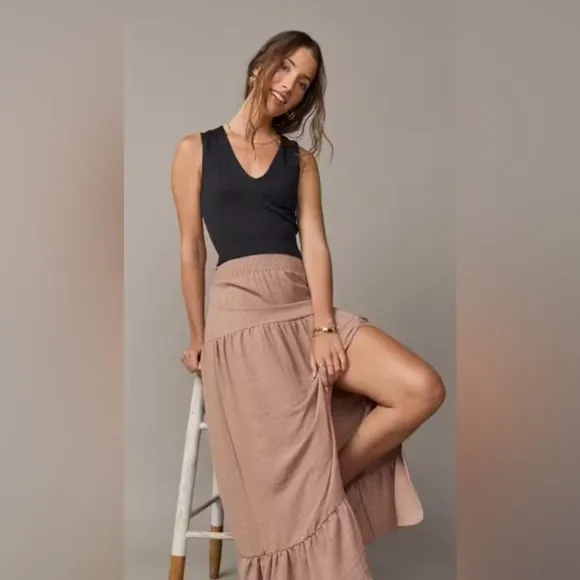(42)New Francesca’s Shelly Ruffle Waist Tiered Slit Camel Maxi Skirt