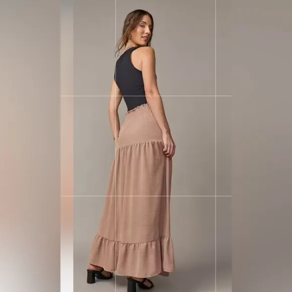 (42)New Francesca’s Shelly Ruffle Waist Tiered Slit Camel Maxi Skirt