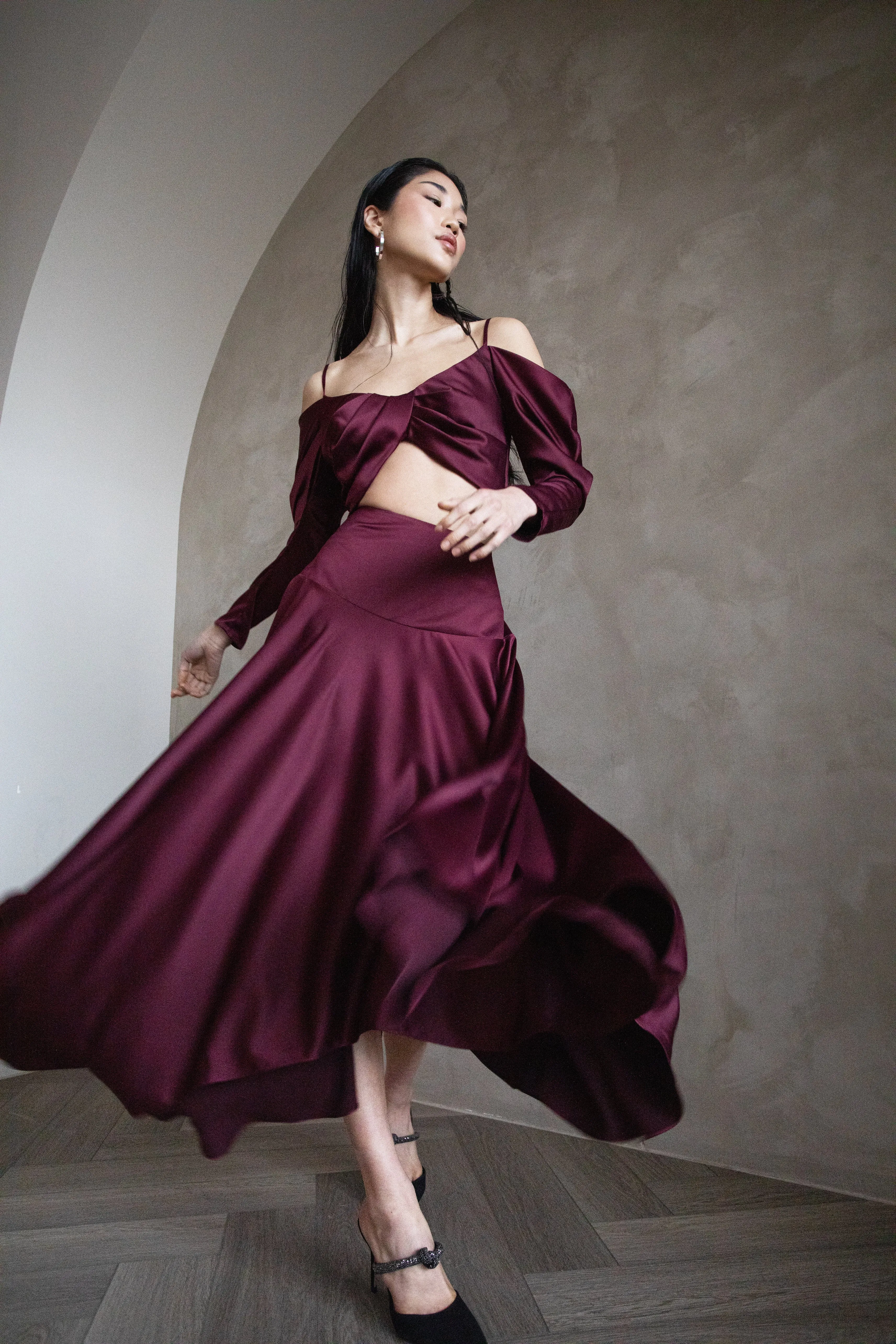 ALAYA DRAPED SILKY TOP BURGUNDY