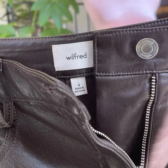 Aritzia Wilfred Idealize Skirt (Rich Mocha Brown)