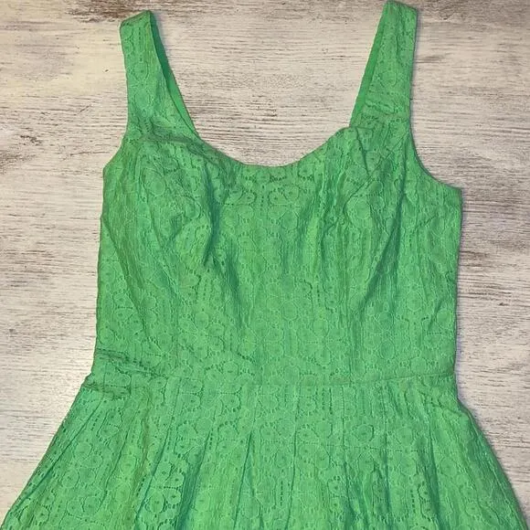 EUC Lilly Pulitzer Green Eyelet Lace Fit and Flare Dress Size 4