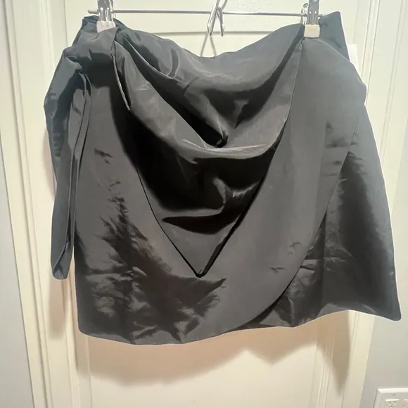 FARM RIO BLACK TAFFETA WRAP Mini Skirt With Large Bow Women’s SIZE Medium NWOT