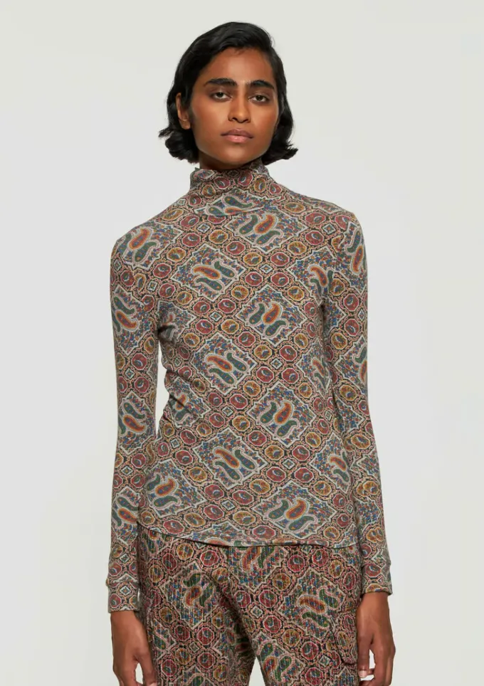 Lea T Neck