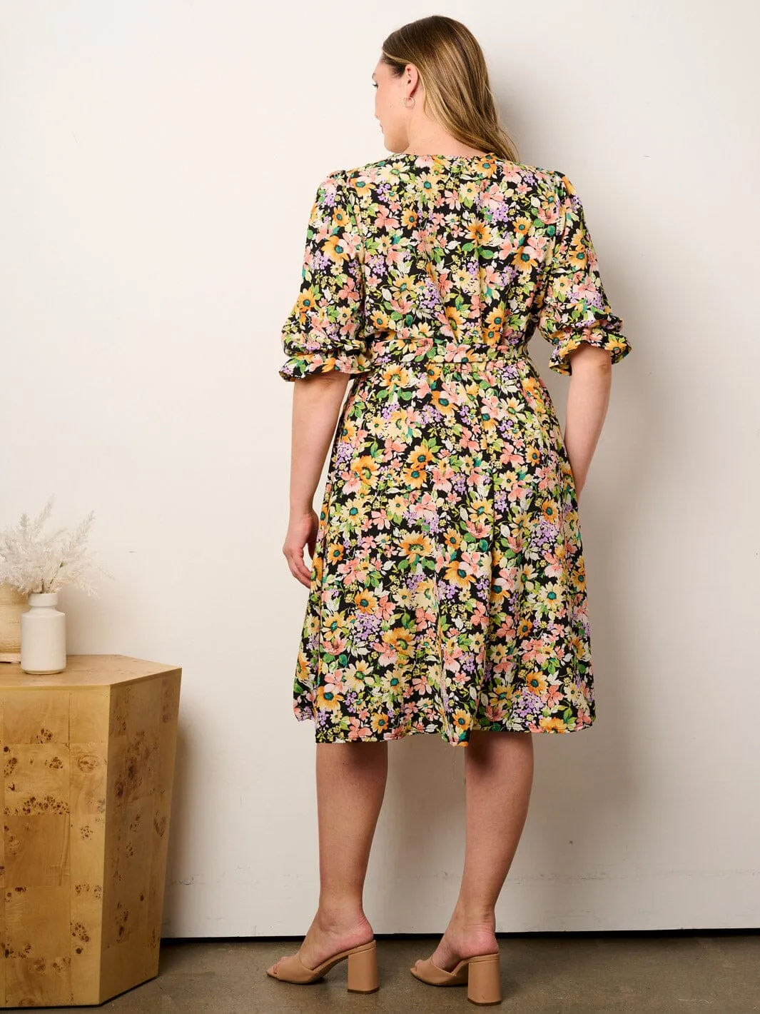 PLUS SIZE SHORT SLEEVE SURPLICE FIT & FLARE FLORAL MIDI DRESS