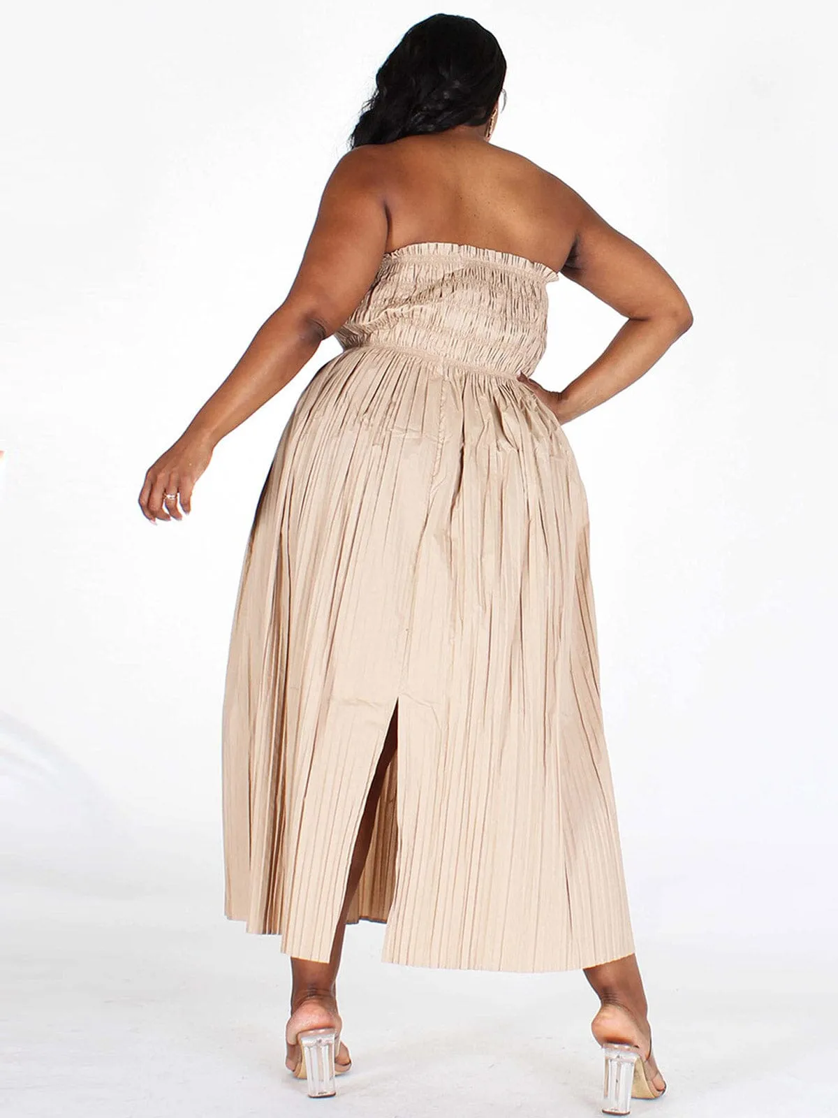 PLUS SIZE SLEEVELESS SMOCK FIT & FLARE MIDI DRESS