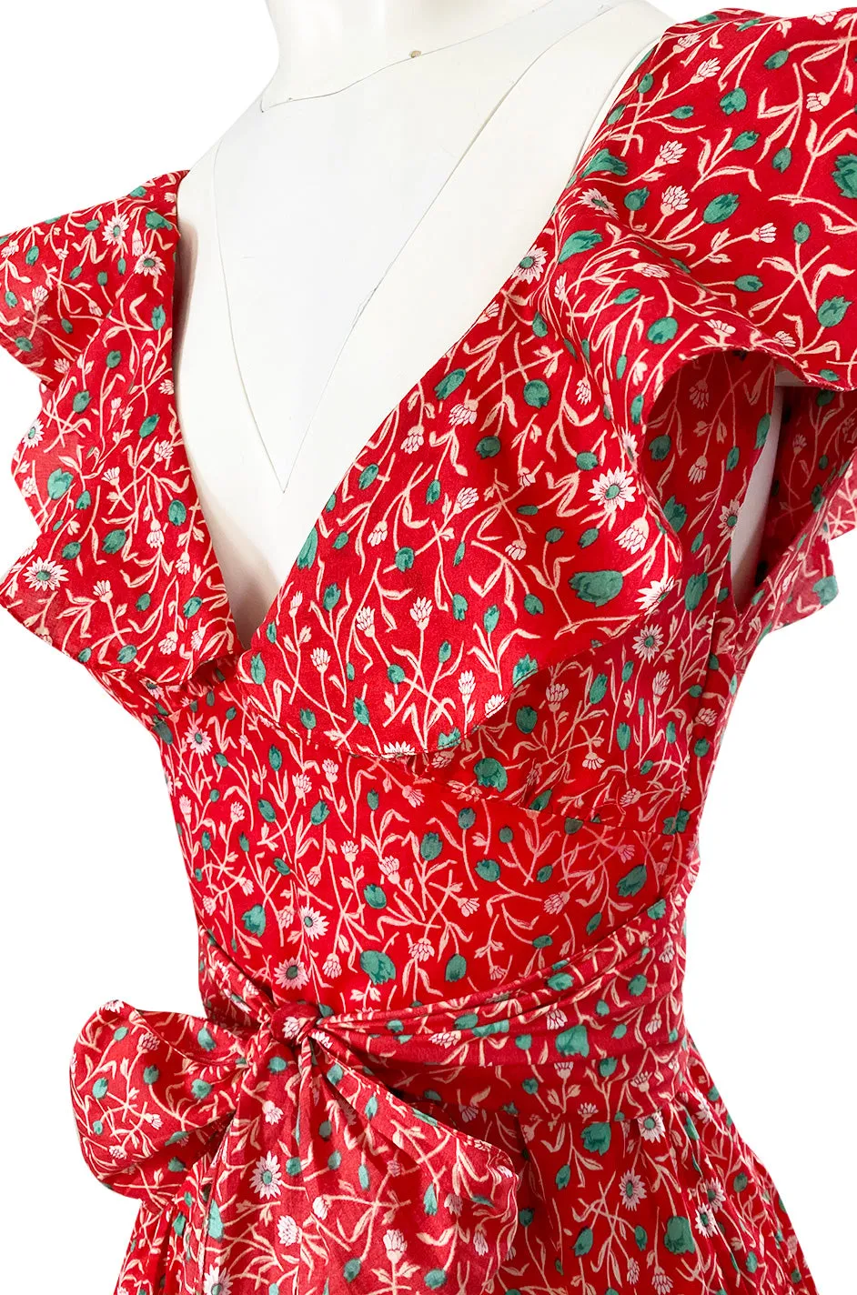 Prettiest 1970s Oscar de la Renta Tiered & Ruffled Tiny Floral Red Dress