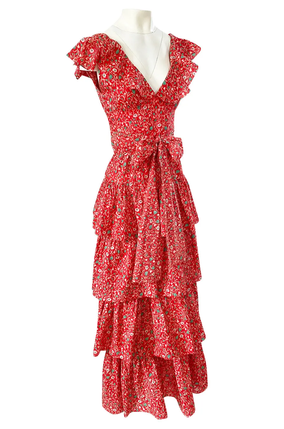 Prettiest 1970s Oscar de la Renta Tiered & Ruffled Tiny Floral Red Dress