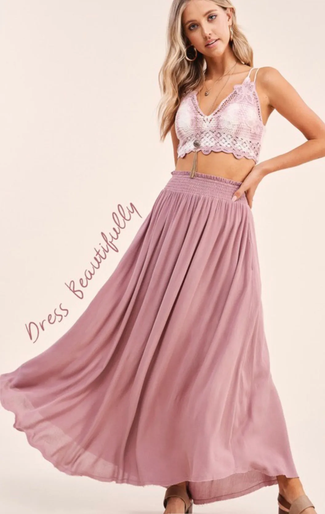 Timeless skirt with pockets!