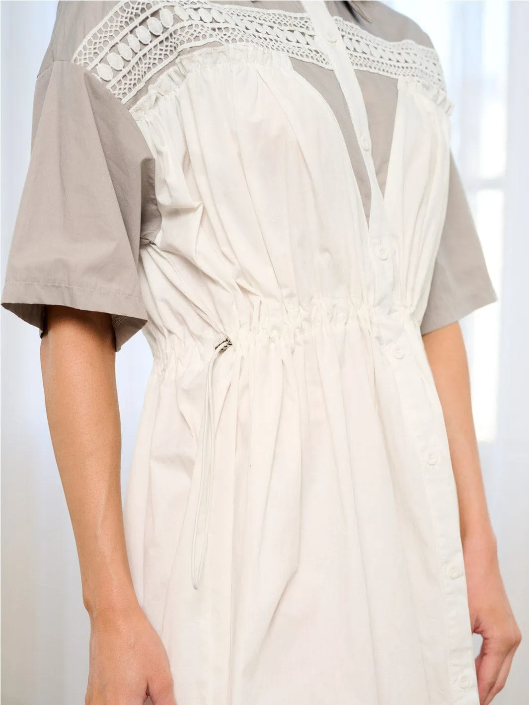WOMEN'S SHORT SLEEVE BUTTON UP ELASTIC WAIST TRIM DETAILED MIDI DRESS
