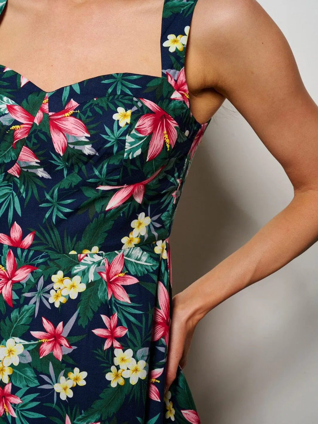 WOMEN'S SLEEVELESS FIT & FLARE FLORAL MAXI DRESS